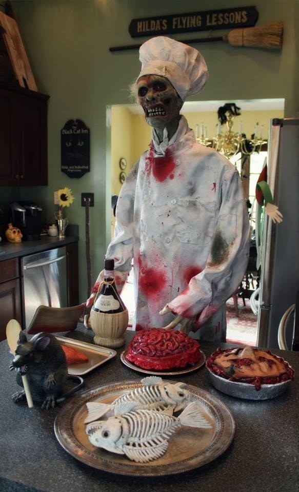 19 Houses That Went The Fuck Out For Halloween