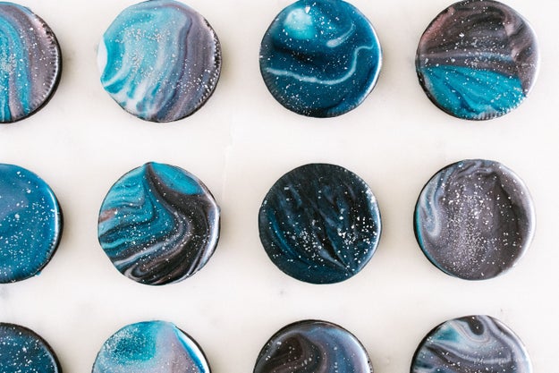 Lend yourself to the galaxy dessert hype and make colored glaze that's basically a work of (intergalactic) art.