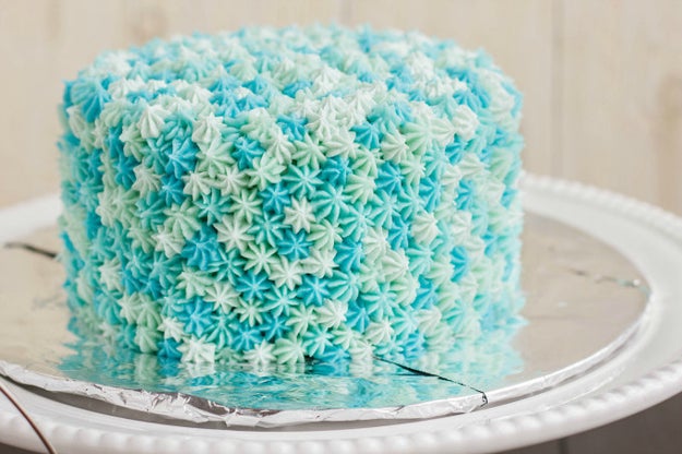 Cover every inch of your base with icing stars for a cake that looks like it came straight out of The Little Mermaid.