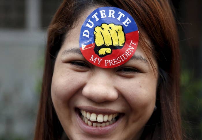 写真 フィリピンの暴言王 ドゥテルテ大統領 高い人気と深い闇