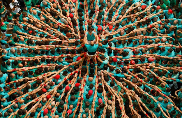 "33 Photos of Giant Human Towers" — BuzzFeed News