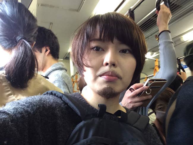 女だけど ヒゲ を生やして鼻下にビールの泡をつけたい 女だけど ヒゲ を生やして鼻下にビールの泡をつけたい