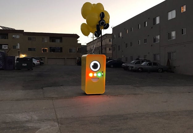The Snapbot, a yellow Minion-shaped vending machine, has popped up in Venice Beach, CA.