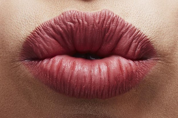 17 Ways To Keep Your Lips Soft During The Winter