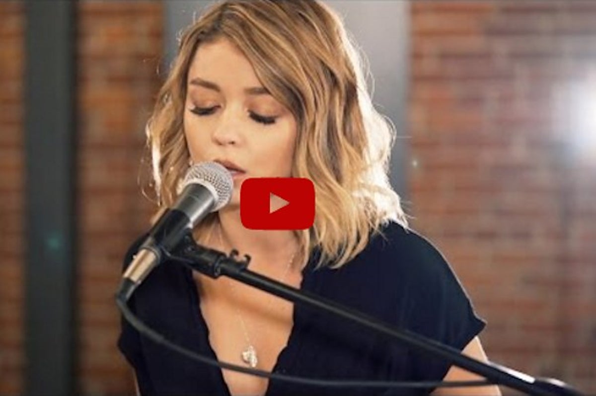 1200px x 797px - Sarah Hyland And Boyce Avenue's New \