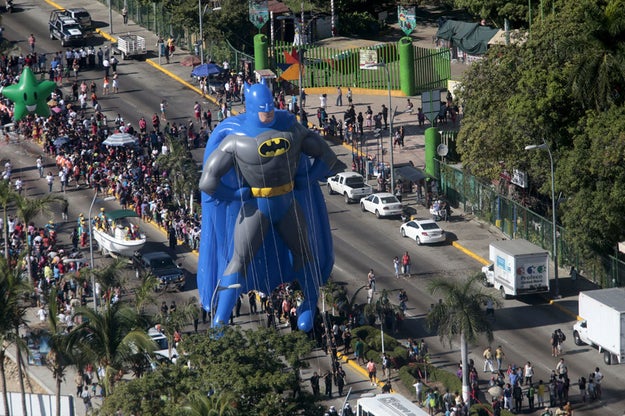 El desfile navideño con Batman como protagonista.