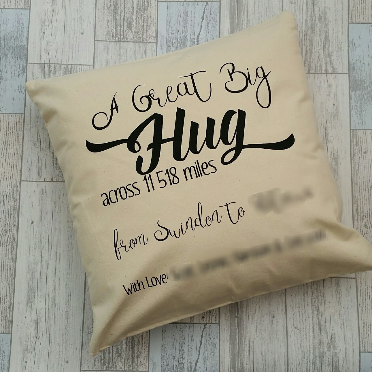 How perfect is this? For those who are far away, this is the perfect gift to let them know you are thinking of them.