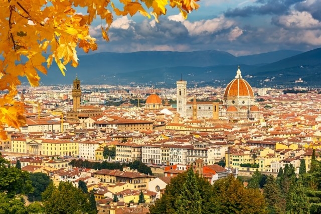 A city renowned for it's cultural influence during the Renaissance also happens to be a great destination for a Thanksgiving getaway. Warmer than the cities mentioned, you should still be enjoy a nice walk through it's cobblestone streets and sprawling gardens. Take your date to the city's countless markets, thousand year old churches and don't forget the legendary pizza!