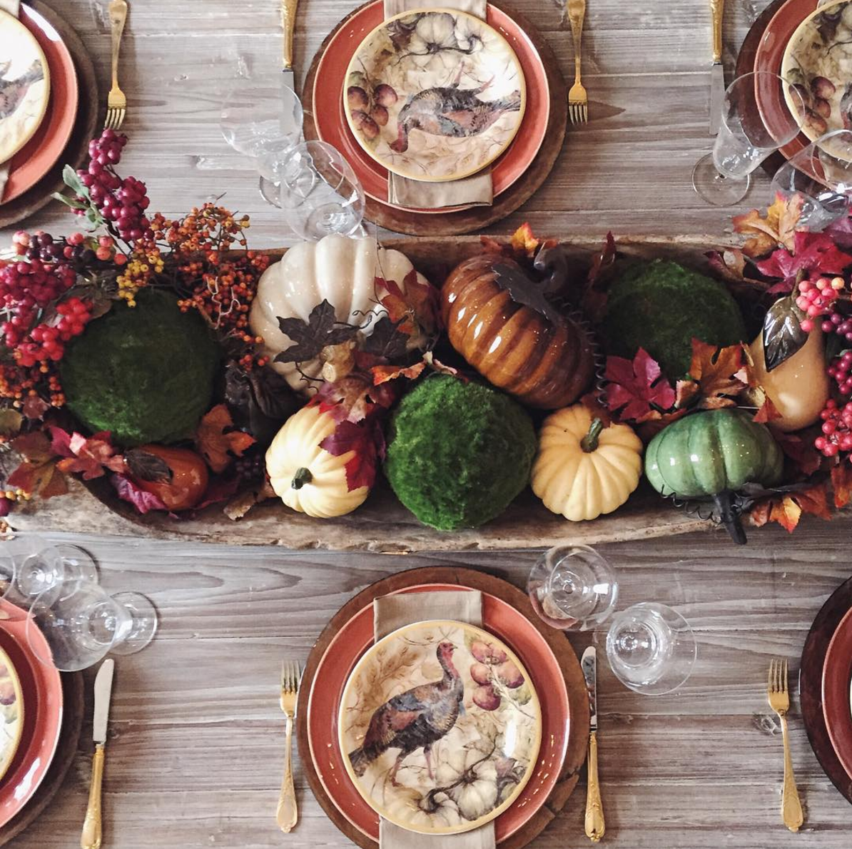 17 Thanksgiving Tables That Are Goals AF