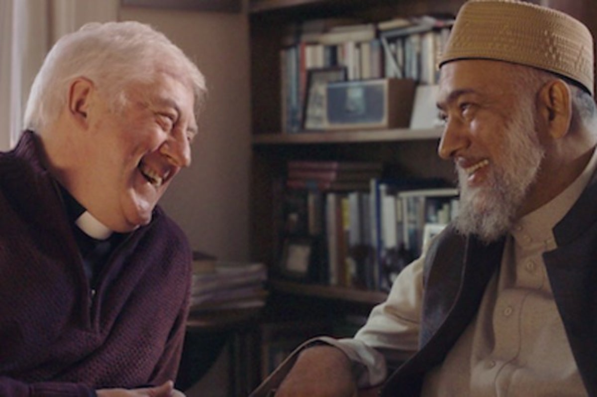 This Amazon Ad Featuring Muslim And Christian Friends Is Giving People A  Lot Of Feelings