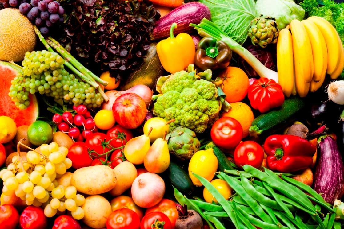 Eating right is an essential! If you choose to eat a bunch of junk food the night before the race, then you probably won't perform your best. It is important that you eat a healthy diet because it will allow you to maintain energy throughout the race. Eating right is the key to fuel your performance. It will allow you to perform at your best !