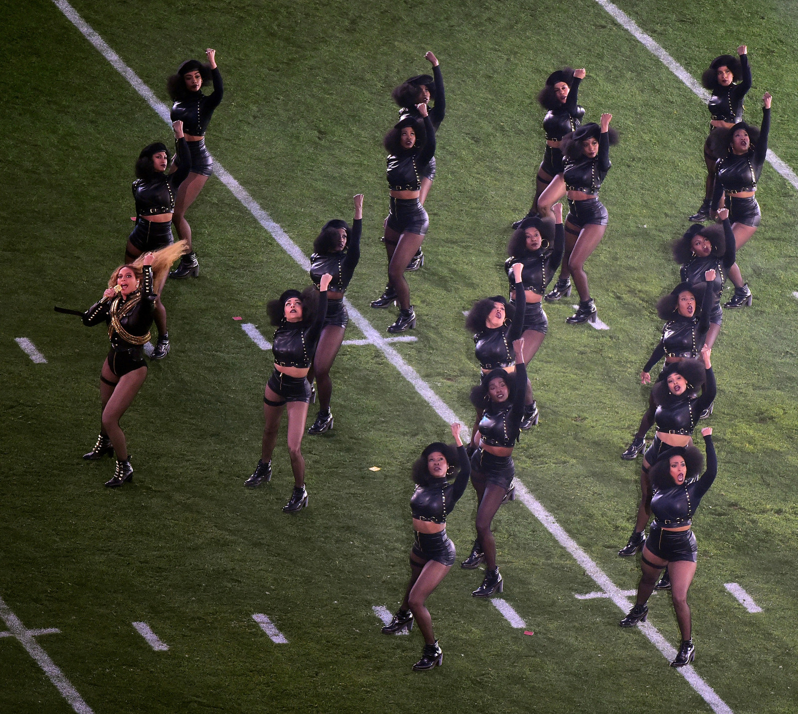 When she dances. Beyonce super Bowl Black Panthers.