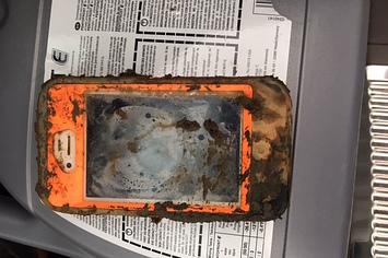 Um homem encontrou um iPhone 4 no fundo de um lago — e ele ainda funcionava