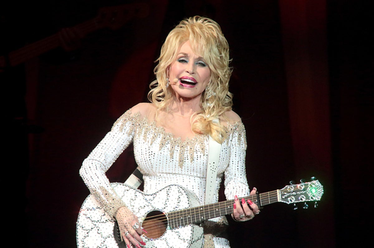 Dolly Parton Is Donating $1,000 A Month To Tennessee Wildfire Victims