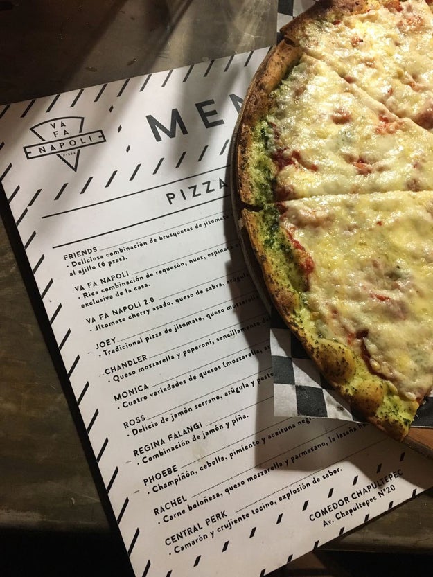Todas las pizzas de Va Fa Napoli tienen nombres relacionados con la serie...