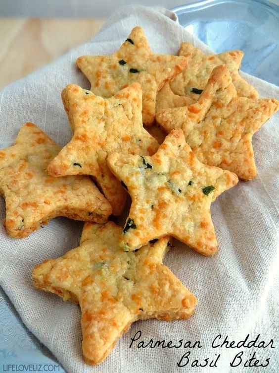 Serve these super yummy, star-shaped, parmesan cheddar basil bites to fill your future pop star guests