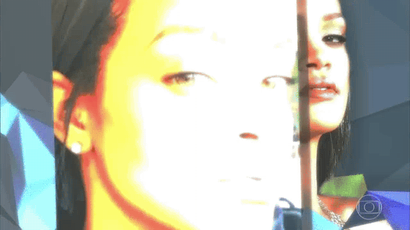 Pela reação da plateia, não rolou muitas palmas mas algumas pessoas deram gritinhos como se tivessem percebido que aquela não era bem a "Karen", conforme você pode assistir aqui.