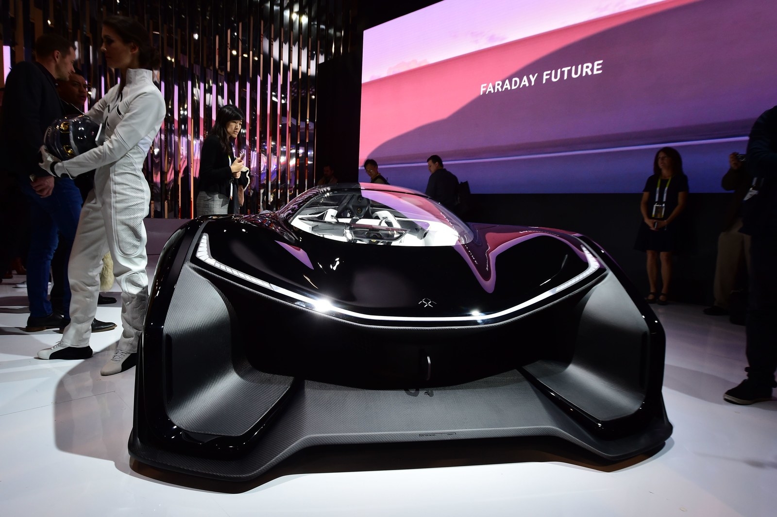 Утрата будущего. Faraday Future ffzero1 шлем. Faraday Future ffzero1 Concept. Faraday Future машина багажник. Faraday Future ffzero1 Asphalt 9.