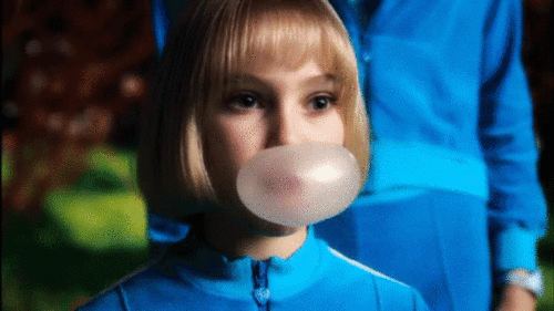 Pour la simple et bonne raison que de par sa composition, le chewing gum ne peut à proprement parler pas être digéré. S'il est recommandé de ne pas en consommer en trop grandes quantités, le chewing gum sera toutefois, dans la vaste majorité des cas, expulsé par ~les voies naturelles~. Intact.