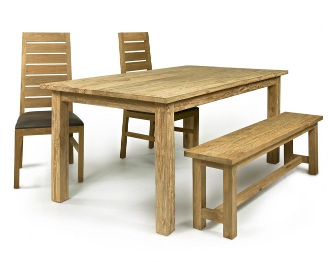 Designed to provide maximum seating without compromising on design, this stylish wooden bench is perfect for improving both the look and the practicality of your home.