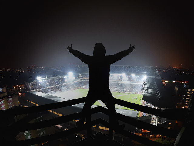 Torcedor do West Ham na despedida do Upton Park como casa do clube, em maio