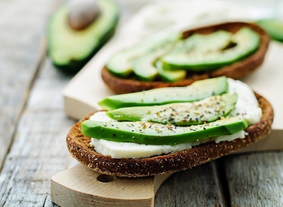 Avocados are rich in heart-healthy monounsaturated fats and provide a great source of fiber. Avocados have many benefits including supporting healthy weight loss (source).