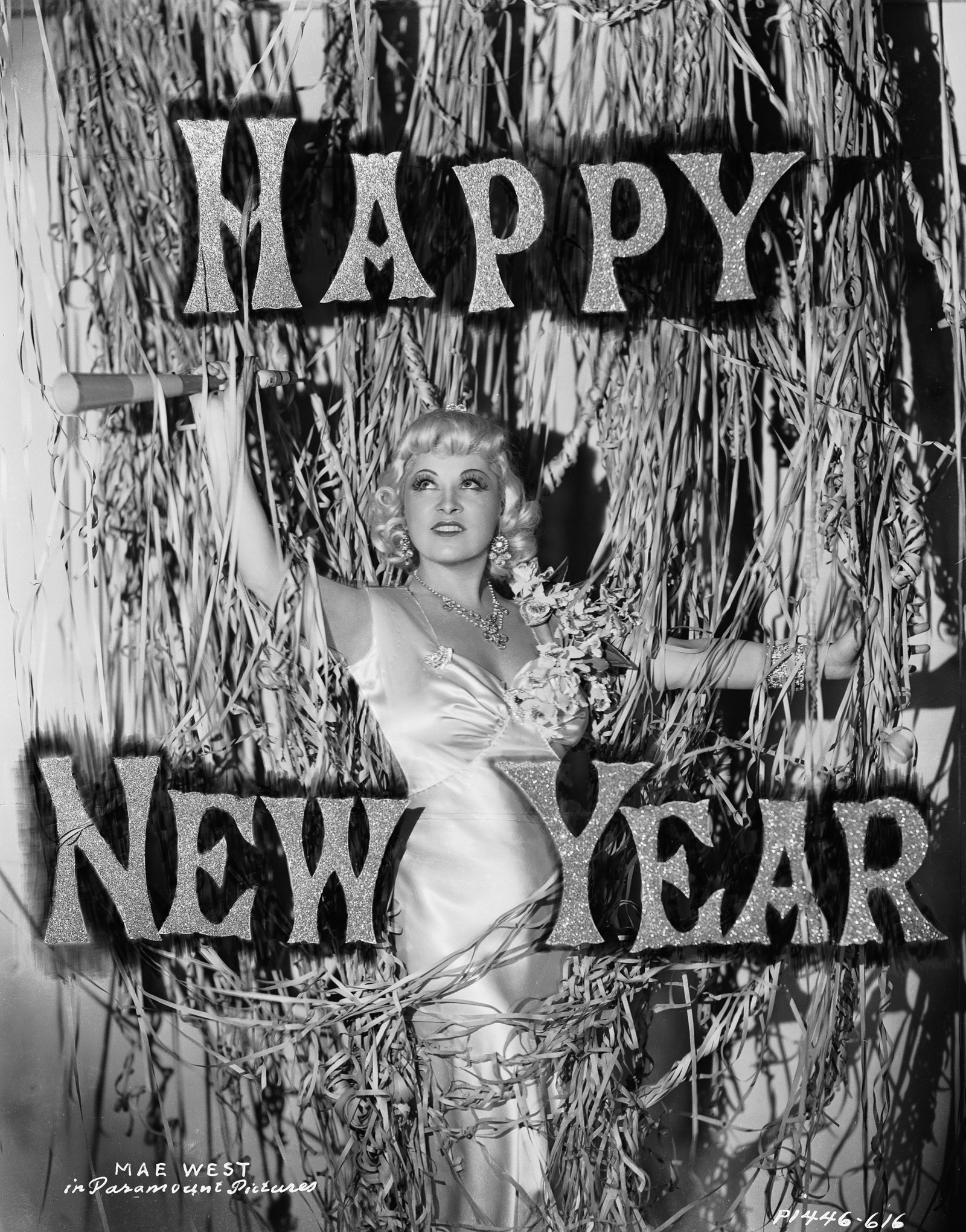 28 New Year's Eve Photos From The Last Century Prove It's The Best