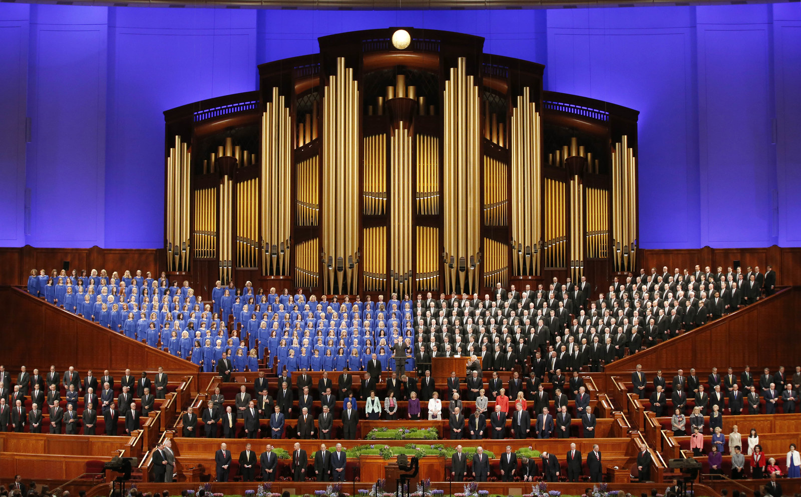 Mormon Tabernacle Choir Singer Resigns After Group Accepts Inauguration