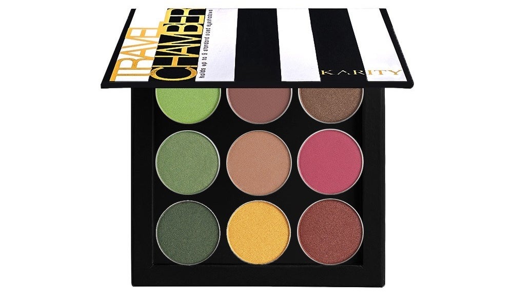Direct-to-consumer startup Karity has come out with a limited edition Christmas palette stocked with nine must-have colors to create your perfect holiday look with a festive touch! Each shadow is packed with pigment and can be blended with the others to create a one-of-a-kind look that will last all day!
