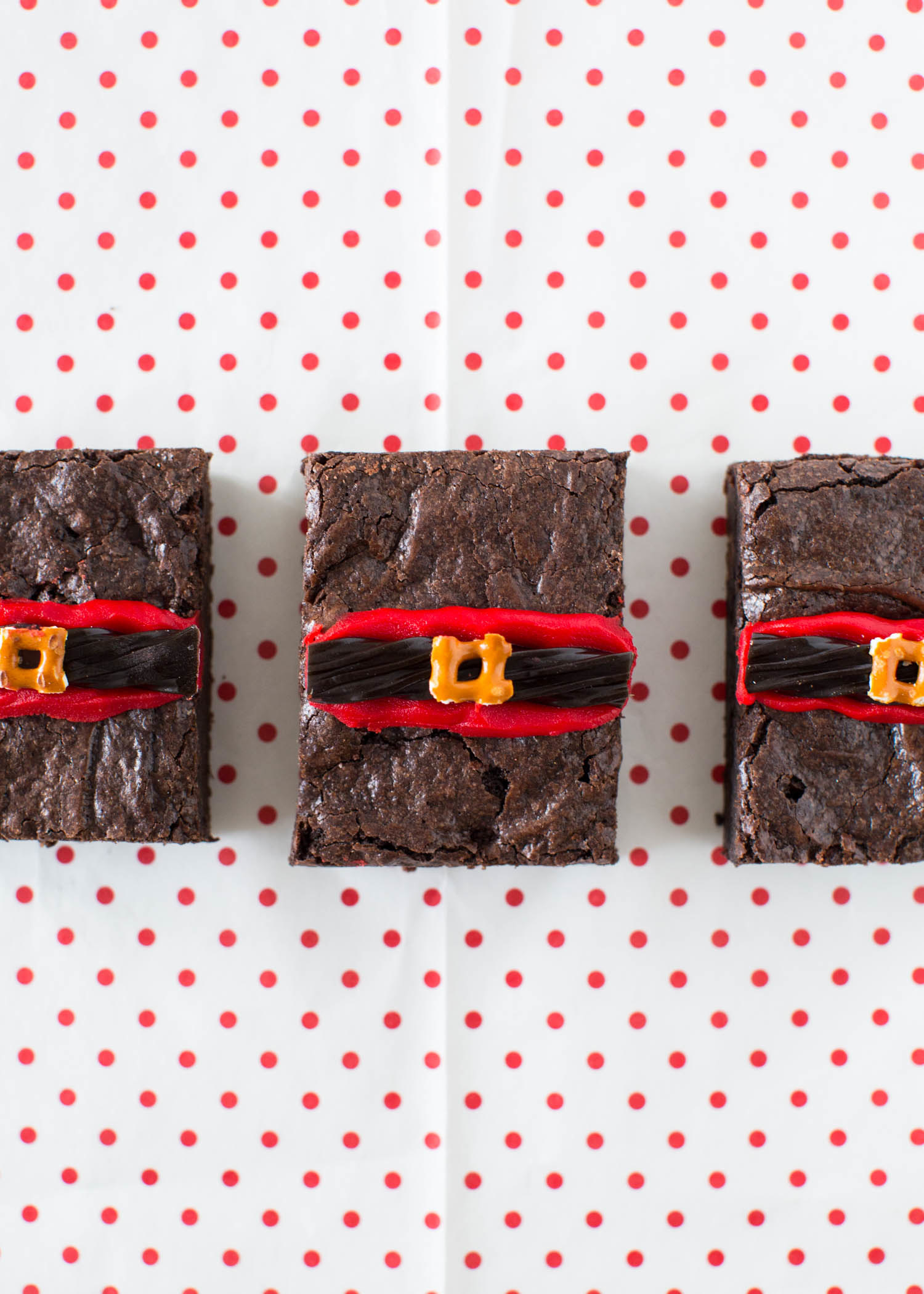 The EASIEST Oreo Brownies - I Heart Naptime