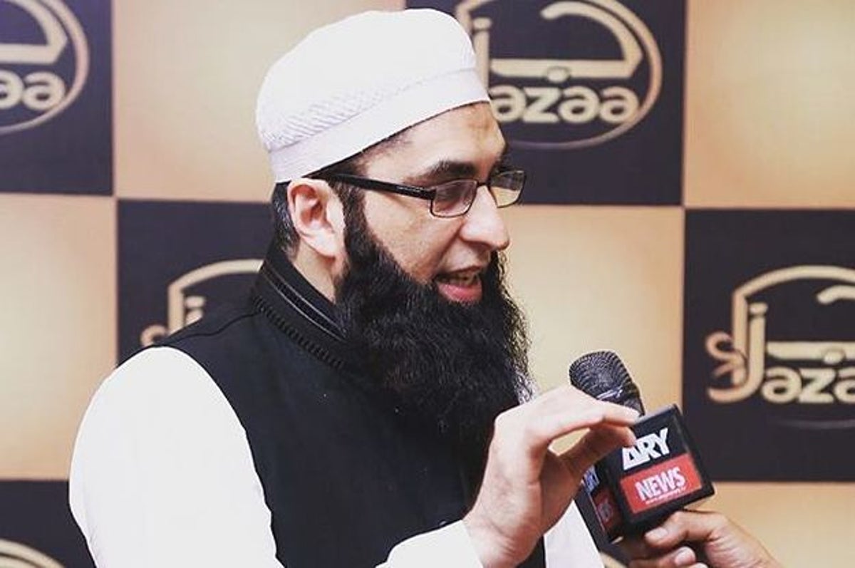 People Are Mourning Pakistan's Junaid Jamshed After He Died In A Plane Crash