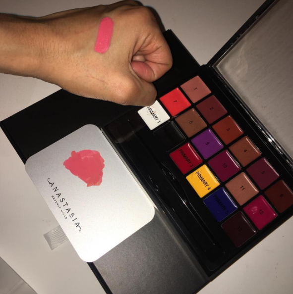 This full-coverage palette with a matte finish, will become one of your faves in no time.
