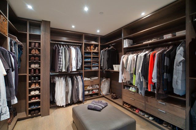 Let's face it, a man's wardrobe says a lot about him. You don't have to wear the most expensive clothes to make a statement, but a guy can't just put on anything and go about his day. Think of an outfit as a completed puzzle with each article of clothing being one individual piece. It has to fit together! I've became interested in men's fashion after I read my first GQ magazine. That's when I finally realized that men's fashion is a popular topic amongst, well, everybody. Women can benefit from men's fashion by being designers and stylists. It's something for everyone. A great men's fashion blog is Fashion Beans. This blog offers men a ride array of tips about how different articles of clothing should be worn. Men could come across fashion news, trends, and even collections. Everything a man should know is right there on one blog. When good advice is offered, take it!