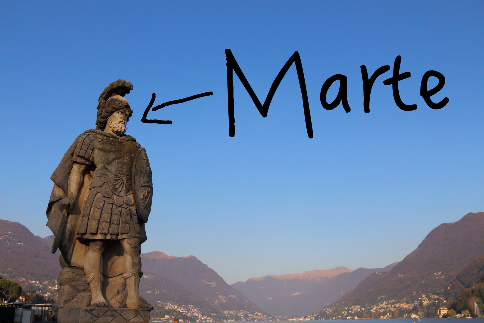 Un apellido patronímico es el que designa ascendencia, filiación o linaje y este, en particular, viene del latín Martinus, cuya raíz está en el dios romano Marte, deidad responsable de la guerra y la fertilidad.