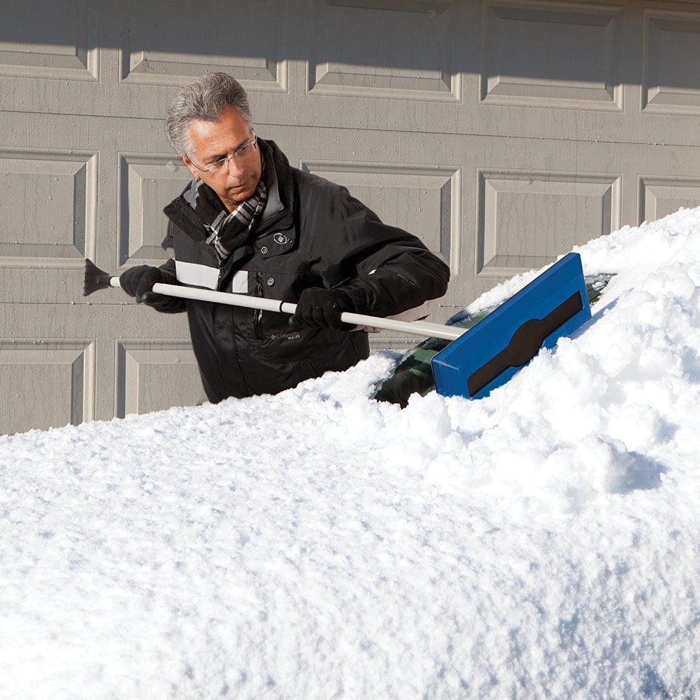 What's The Best Way To Get Snow Off Your Car?