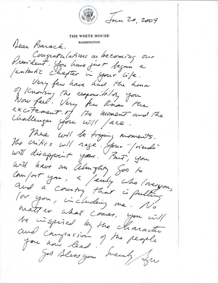 去る者から 新たな者へ 大統領執務室に残された 手書きのメッセージ