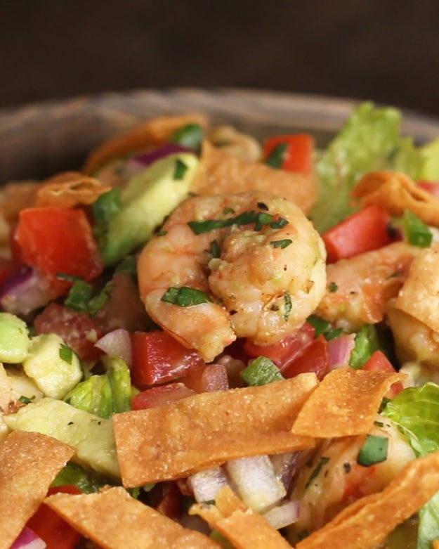 This Shrimp And Avocado Taco Salad Is Delicious And Low-Carb