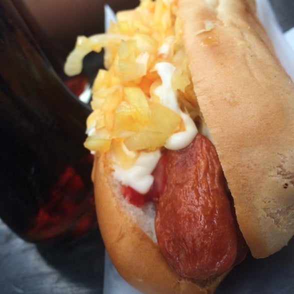 16 Delicious Hot Dogs From Around The World That You Have ...