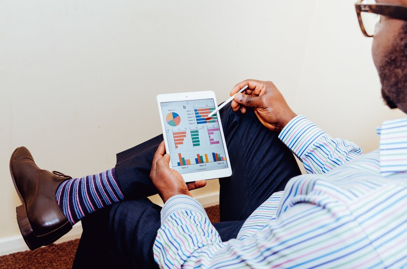Are you the most organised of your friends? Perhaps you're destined to become a Project Manager. These courses teaches all about the project life cycle including analysis, planning, design and evaluation.