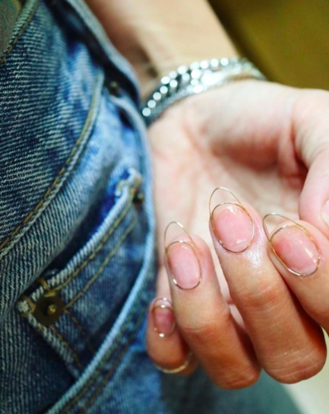 The idea of this ingenious manicure actually came from the making of neon signs.