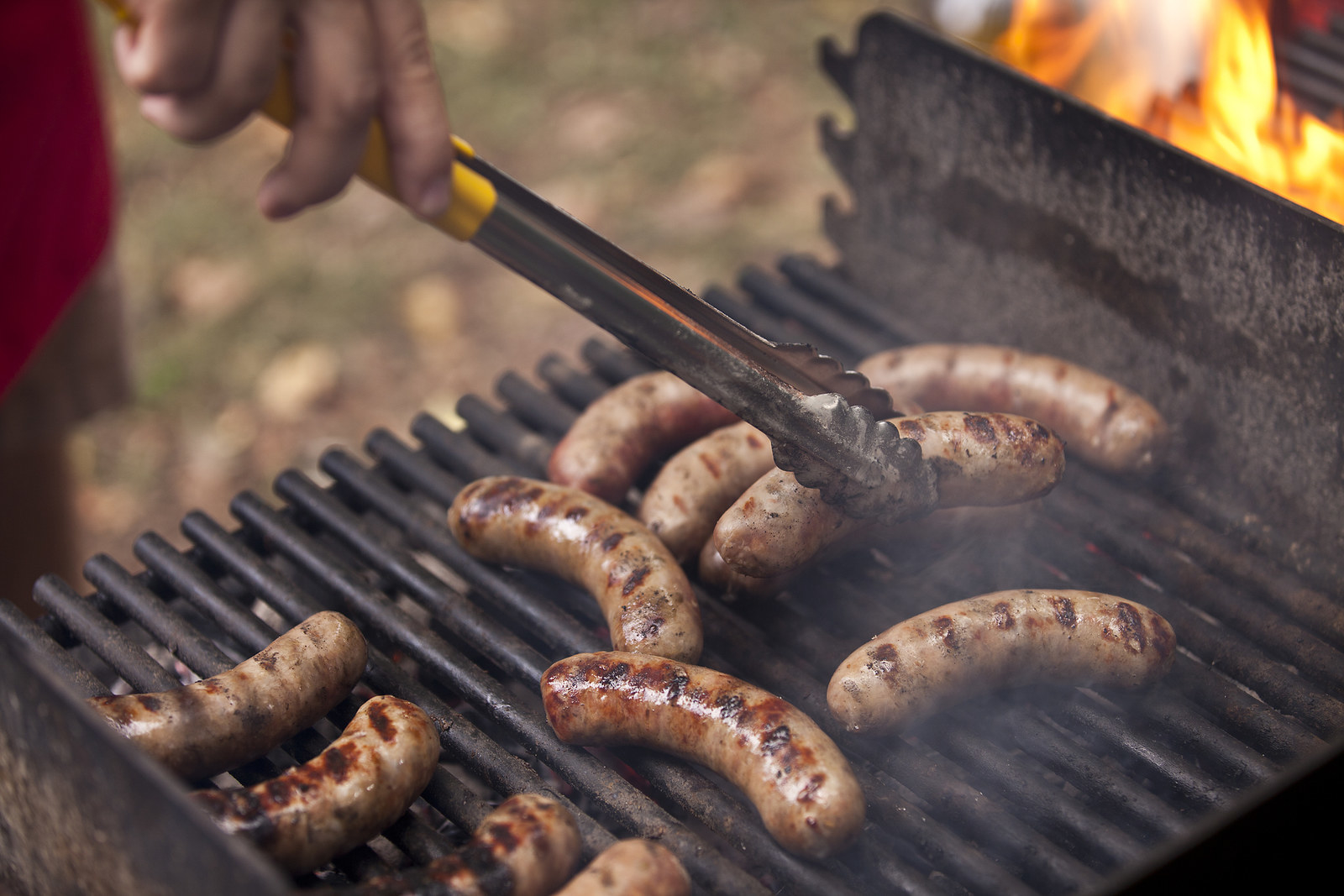 "This is where most people go wrong with barbecues imho. Coals will take at least 30 minutes to get to the right state for cooking. A good barbecue hot plate or grill is thick cast iron and will take 10-15 minutes to get hot enough to cook on." –Liaw