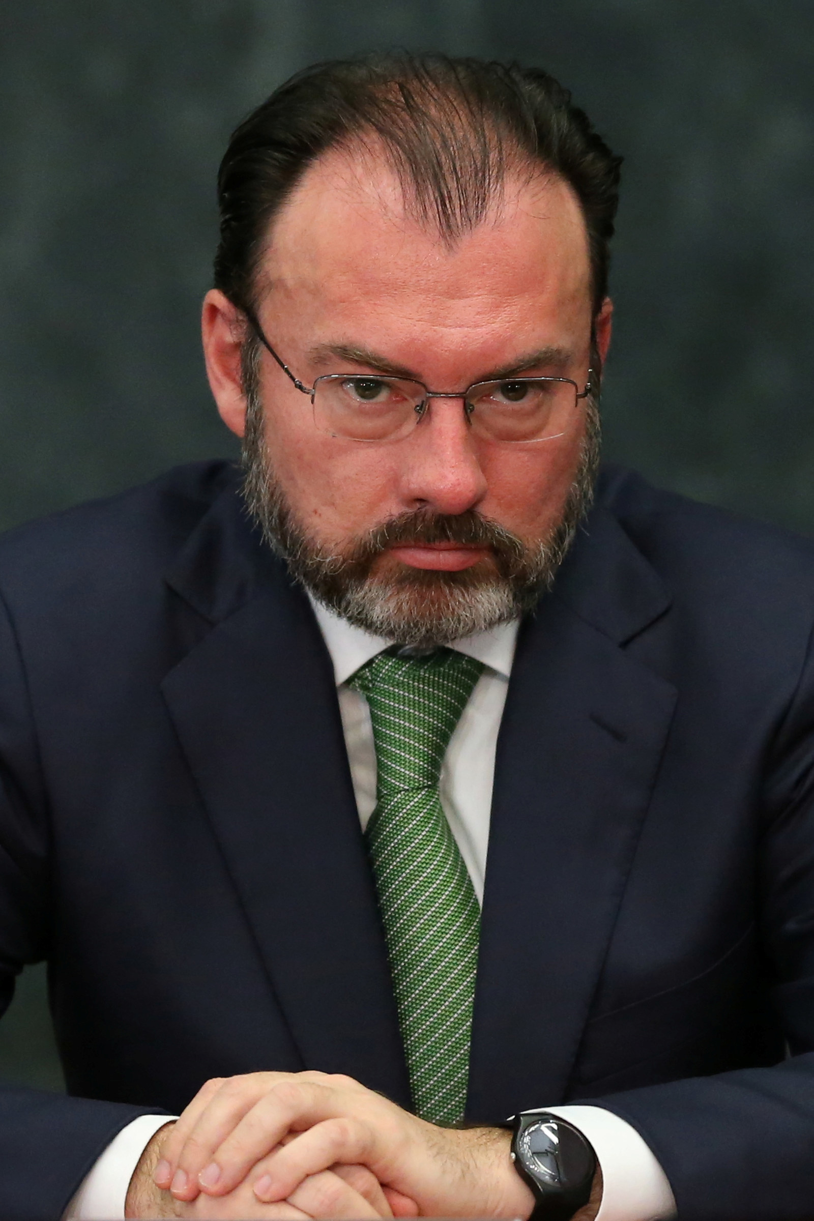 Ahorita están en Washington Luis Videgaray, Secretario de Relaciones Exteriores e Ildefonso Guajardo, Secretario de Economía y fueron a negociar con "altos funcionarios" de la Casa Blanca.