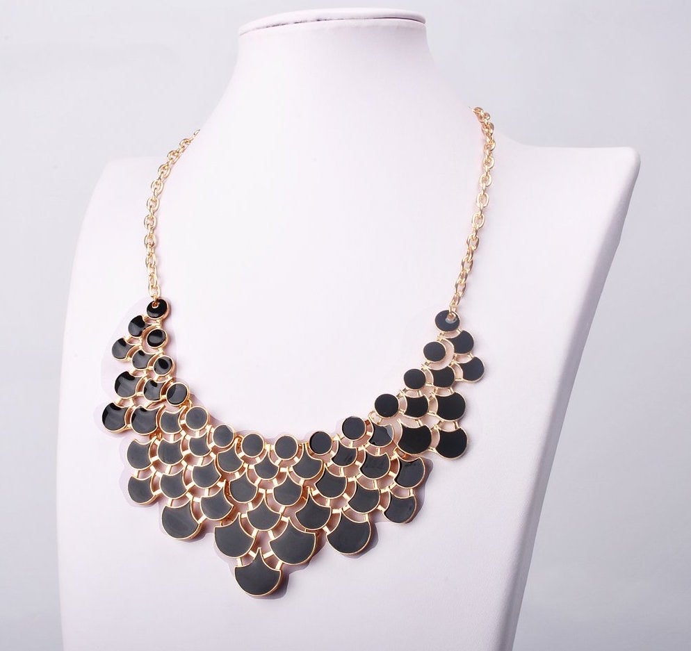 23 Incredibly Gorgeous Statement Necklaces You Can Get On Amazon