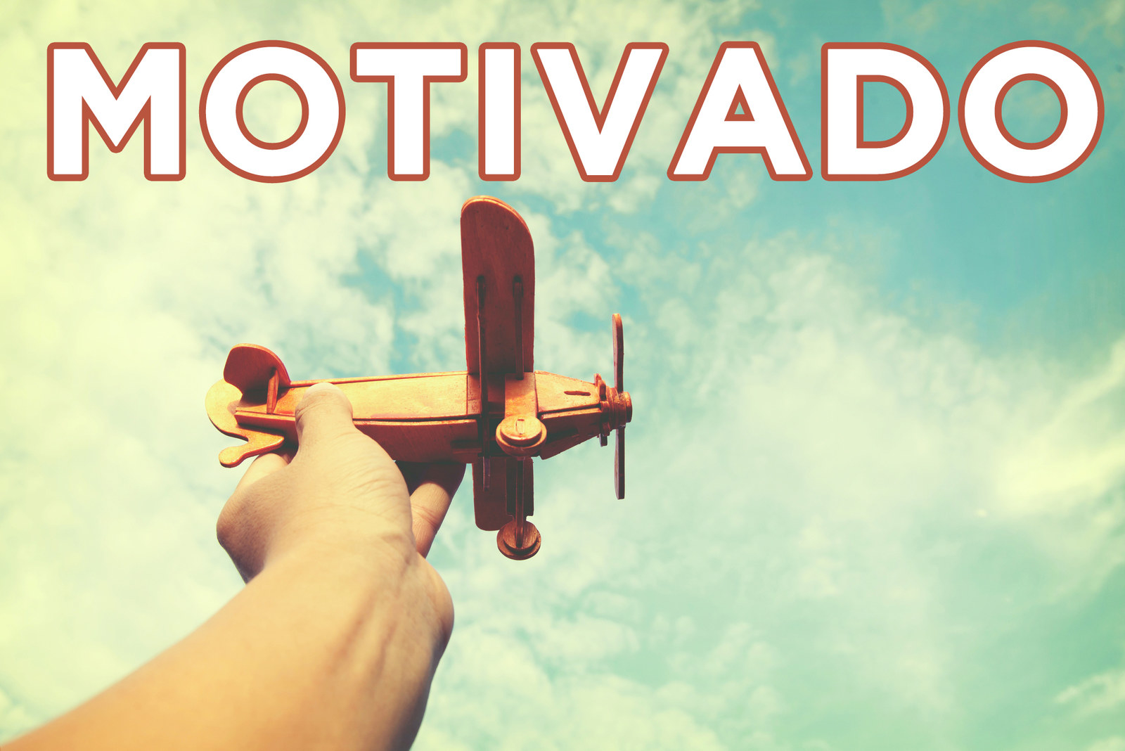 Lo que significa para ti: "Dicho de una persona que se siente estimulado o interesado."Lo que podría significar para tu futuro jefe: "¿Eso significa que vas a llegar todas las mañanas lleno de energía para saludar de beso a cada uno de los empleados mientras repartes donas para todos y echas diamantina mientras cantas?"