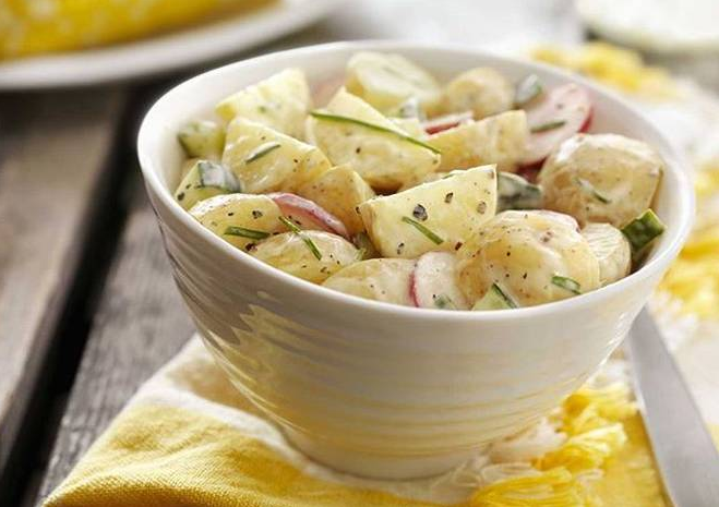 Una enselada que te sorprenderá por la mezcla de sabores... ¡la patata nunca fue tan divertida! Mira la receta aquí.