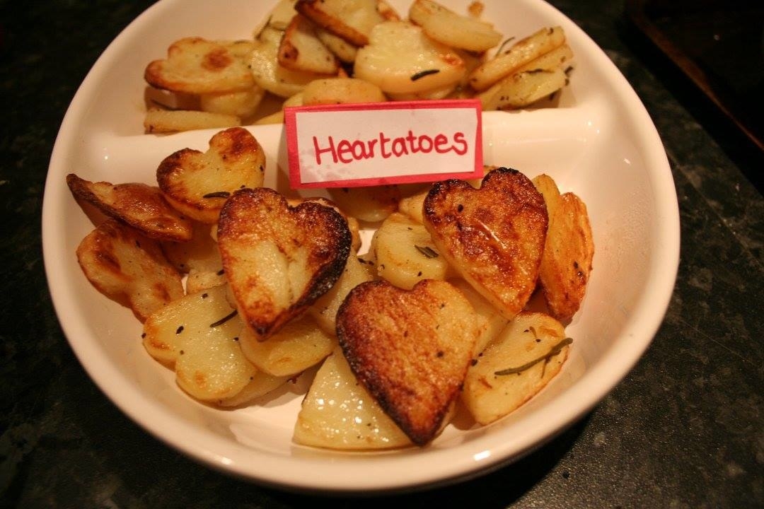 Check how cute these roast potatoes are!!! This is a fantastic idea for a side on valentines day... you can never have too many heart shaped things on valentine's day either. Season well and sprinkle rosemary over and you will be winning. These do take a bit longer than just whacking them in the oven as there is the whole heart cutting prep, so plan ahead and they will be totally worth it.