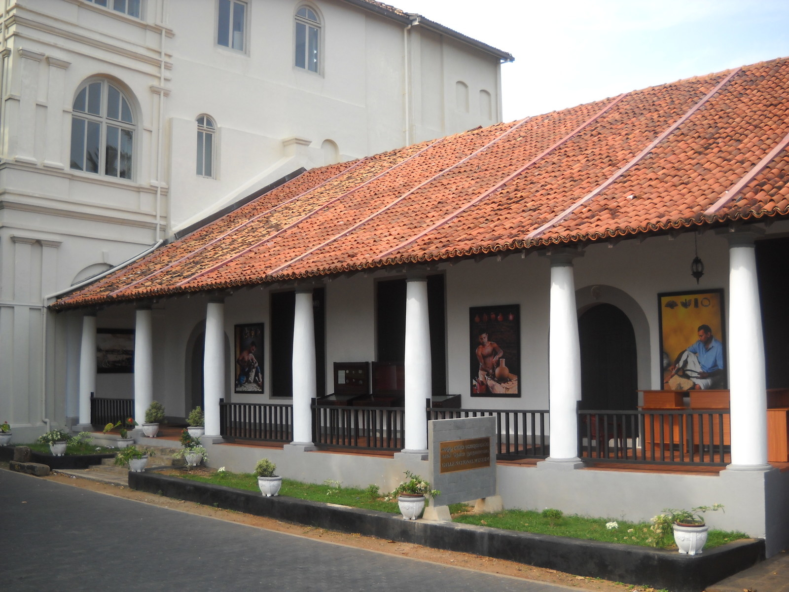 Head over to the Galle National Museum to learn about the interesting bits and bobs of Sri Lanka’s rich past – particularly Galle’s history of being ruled by the Portuguese and the Dutch.