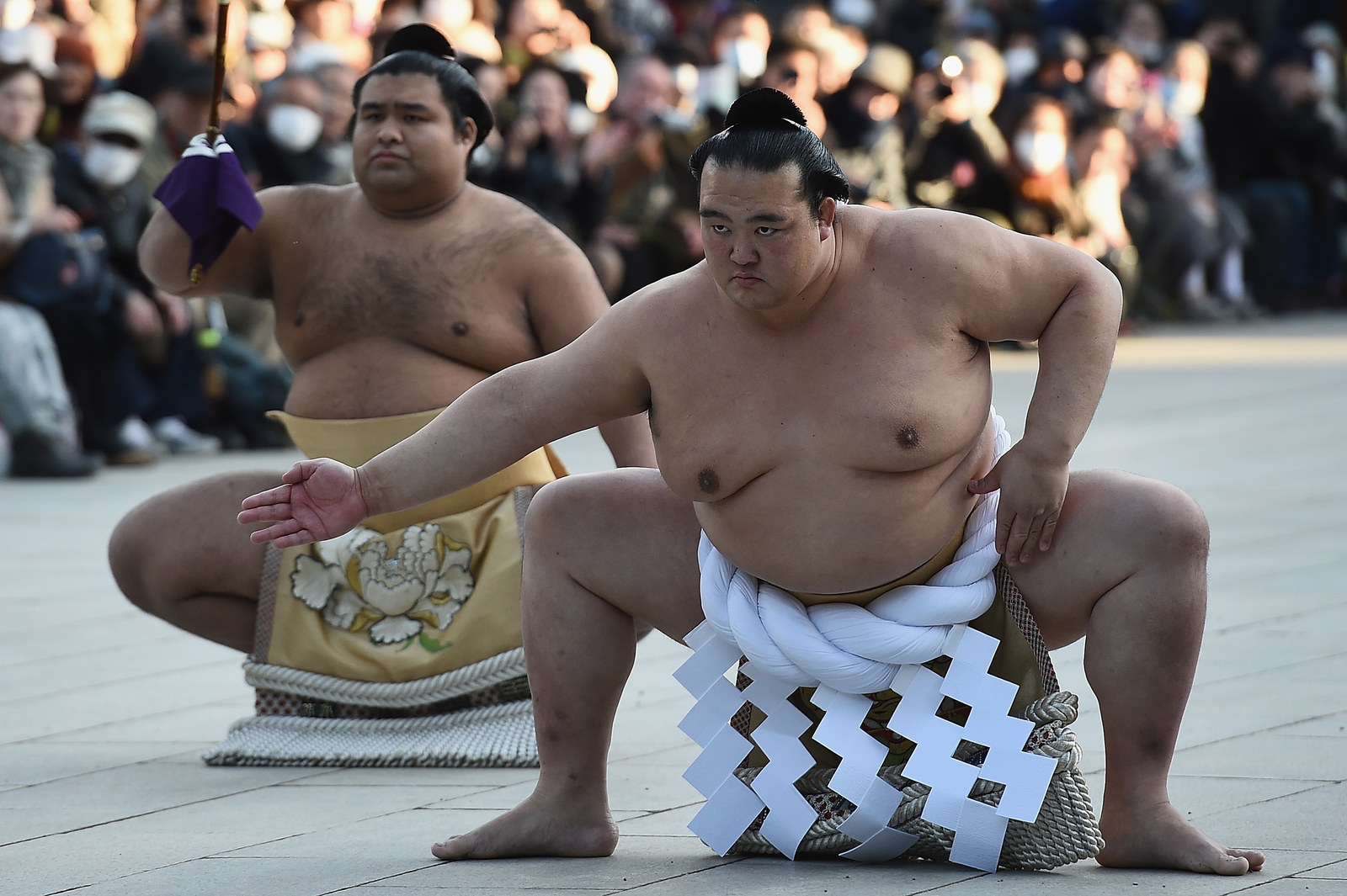 横綱 稀勢の里が土俵入り これから頼んだぞ 早すぎる昇進 の声