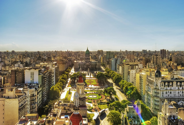 Buenos Aires is one of the best places to shop because the course is flooded with fashion kiosks and shoe stores. Unfortunately, the place has a problem most severe traffic throughout Argentina. Traffic accidents are also very common there.According to a report of the 2014 safety Street in Buenos Aires, traffic laws do not routinely follow in that area. Most of the two opposing lanes do not have to divide.