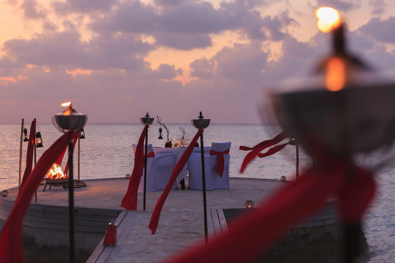 Maldives five star resorts are spread throughout Maldives, such as Anantara Dhigu Maldives Resort, some even catering especially to couples and honeymooners. There’s nothing romantic than dining by the beach under the starlit sky.